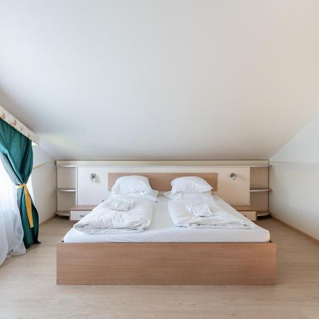 Farawayhomes Aparthotel Near Vienna Airport - Anytime Self Check-In Bruck an der Leitha Eksteriør billede