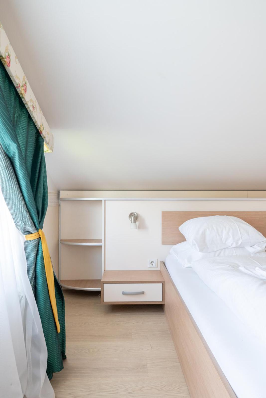 Farawayhomes Aparthotel Near Vienna Airport - Anytime Self Check-In Bruck an der Leitha Eksteriør billede
