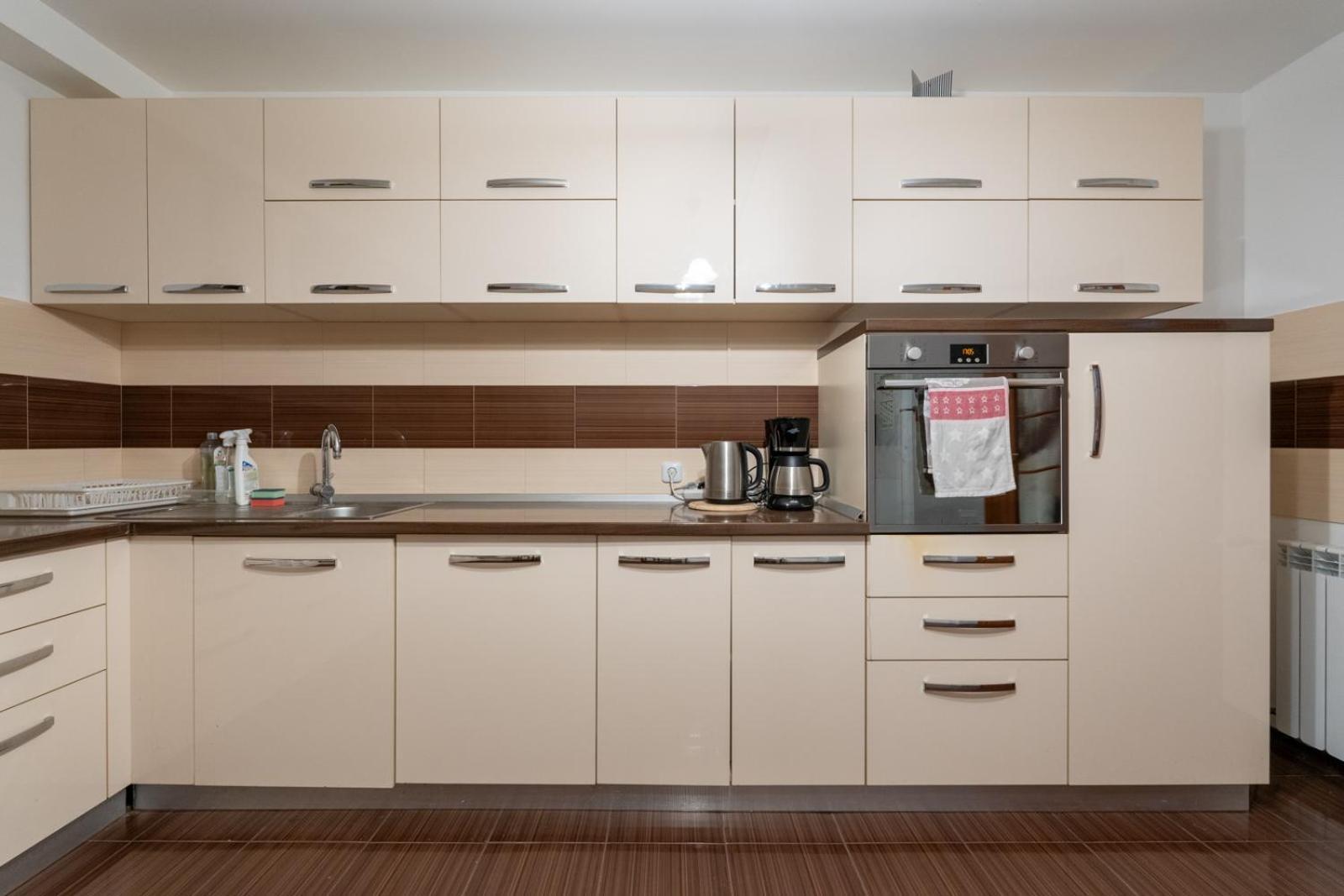 Farawayhomes Aparthotel Near Vienna Airport - Anytime Self Check-In Bruck an der Leitha Eksteriør billede