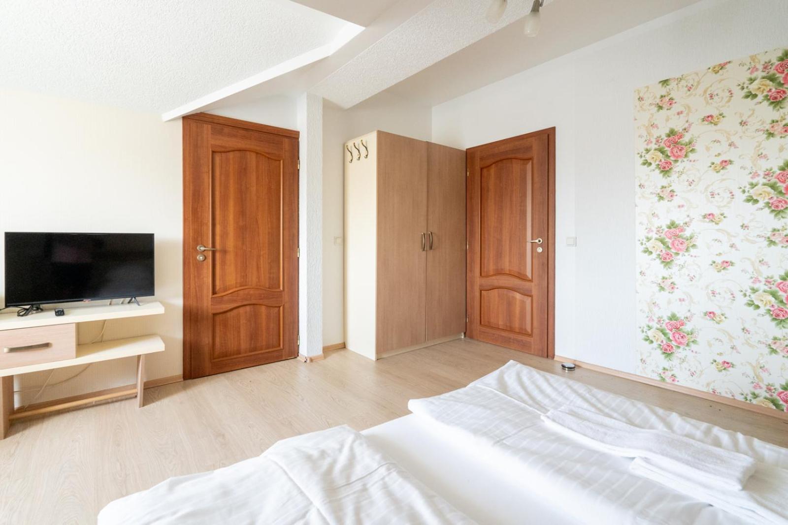 Farawayhomes Aparthotel Near Vienna Airport - Anytime Self Check-In Bruck an der Leitha Eksteriør billede