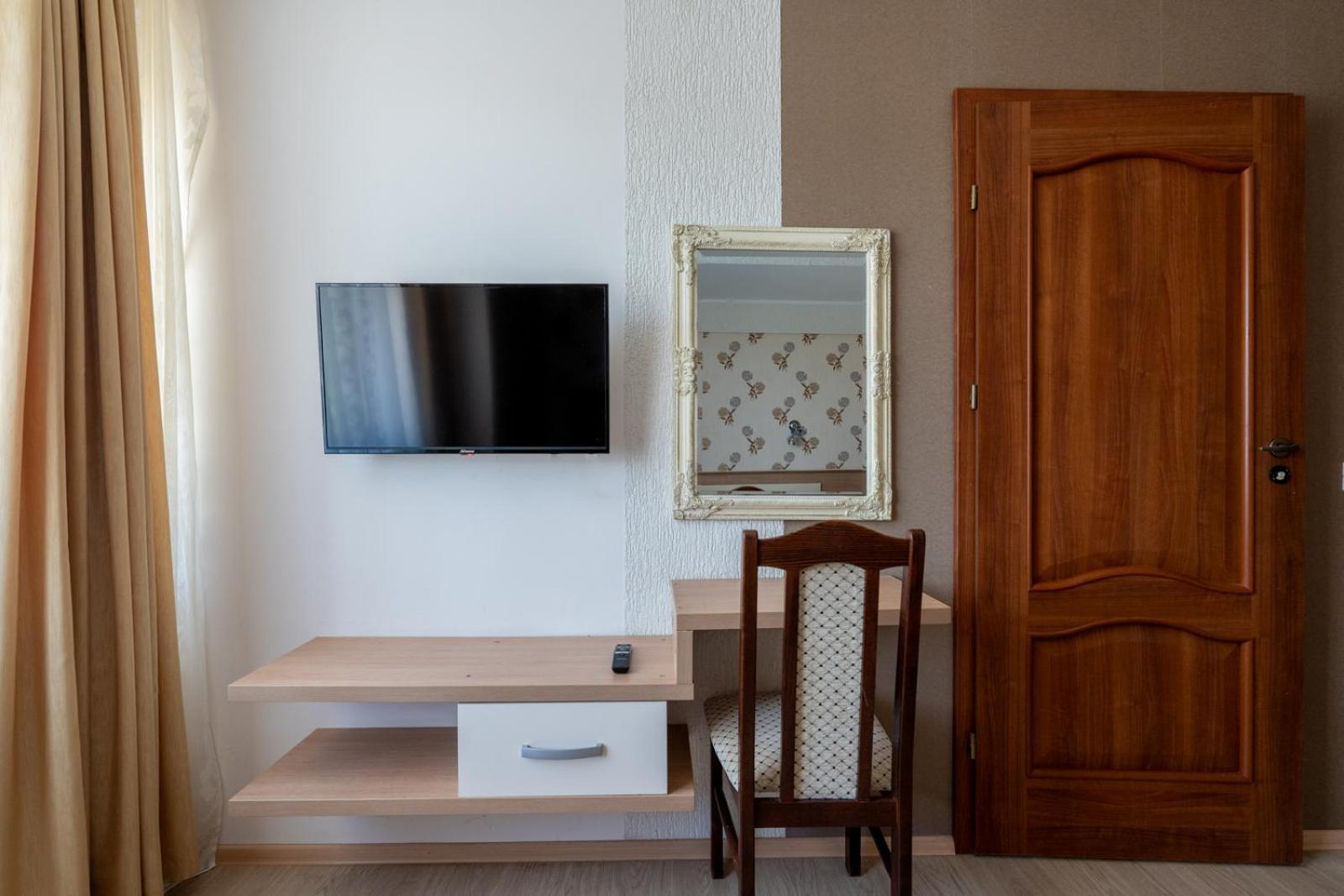 Farawayhomes Aparthotel Near Vienna Airport - Anytime Self Check-In Bruck an der Leitha Eksteriør billede