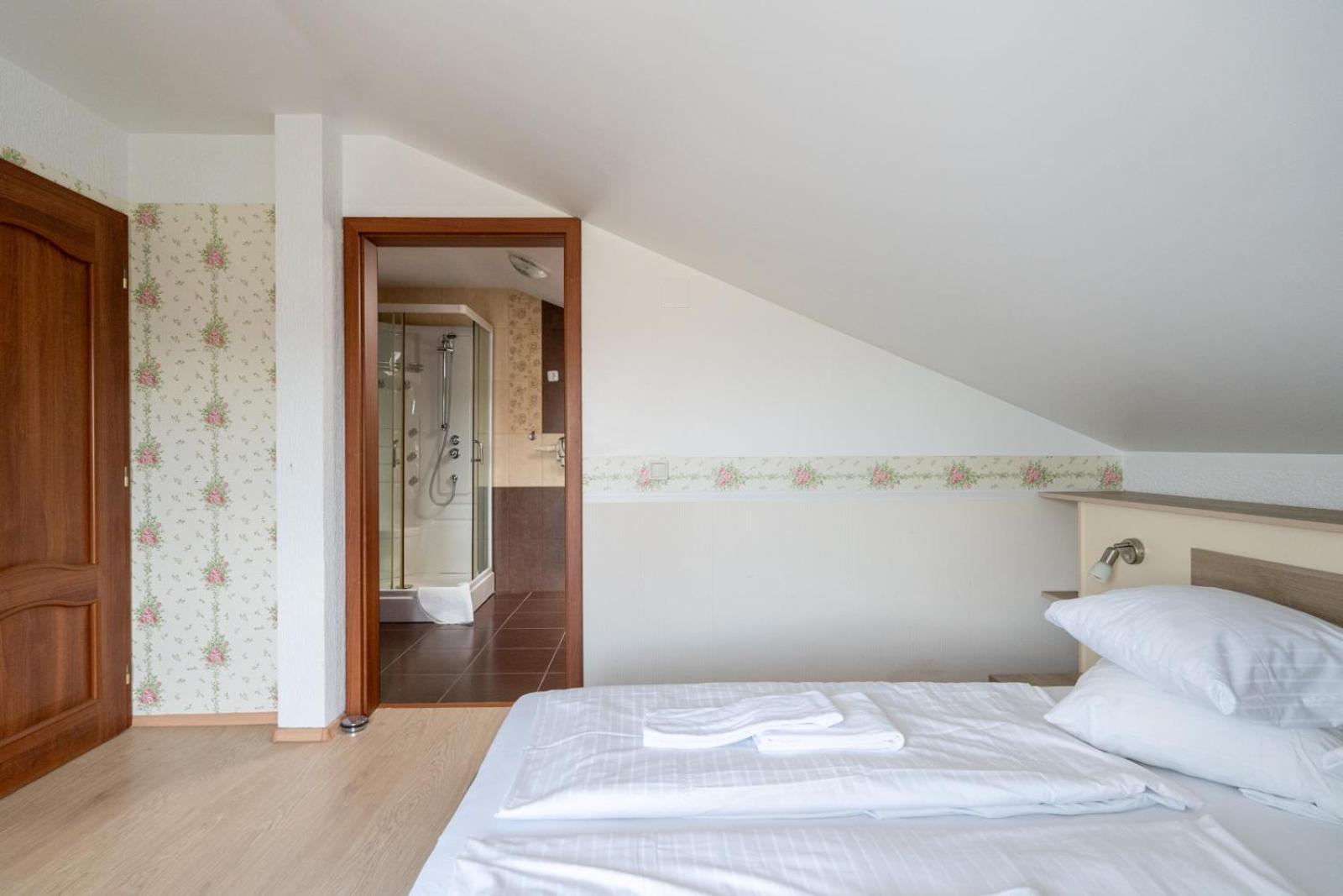 Farawayhomes Aparthotel Near Vienna Airport - Anytime Self Check-In Bruck an der Leitha Eksteriør billede