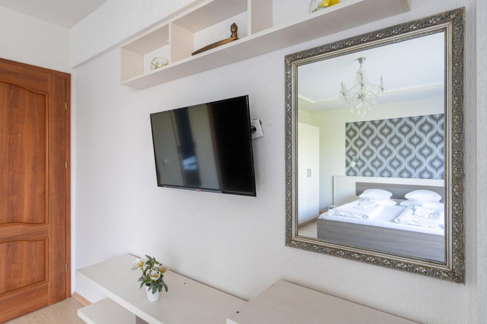 Farawayhomes Aparthotel Near Vienna Airport - Anytime Self Check-In Bruck an der Leitha Eksteriør billede