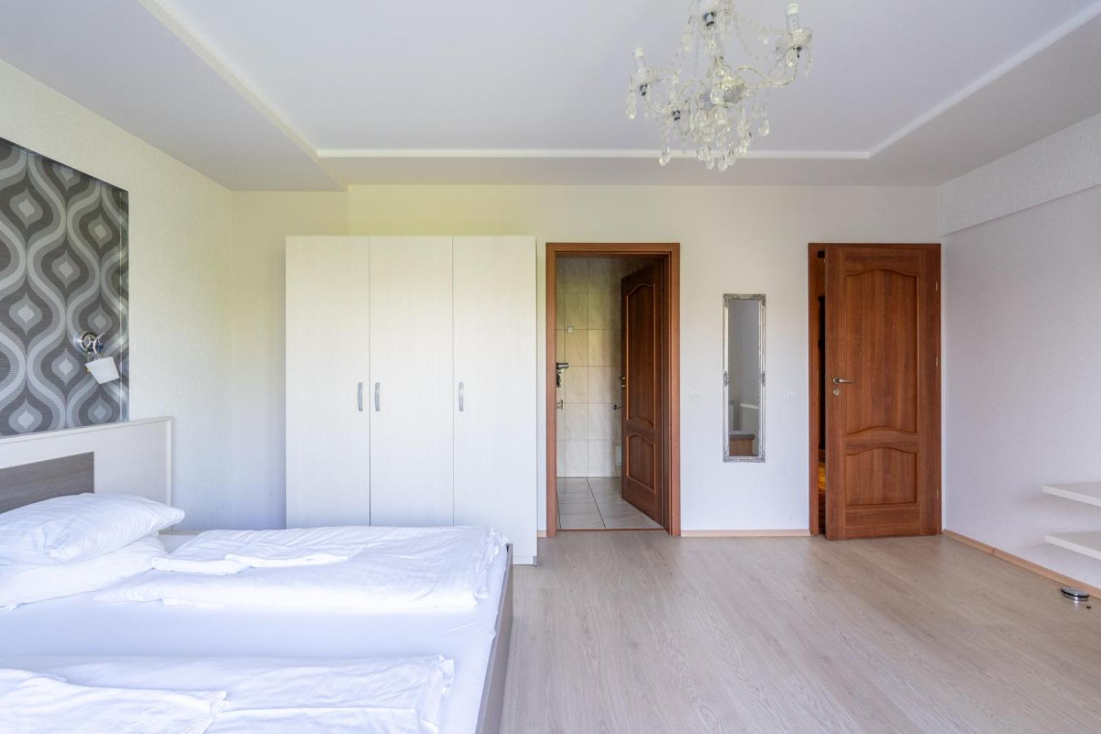Farawayhomes Aparthotel Near Vienna Airport - Anytime Self Check-In Bruck an der Leitha Eksteriør billede